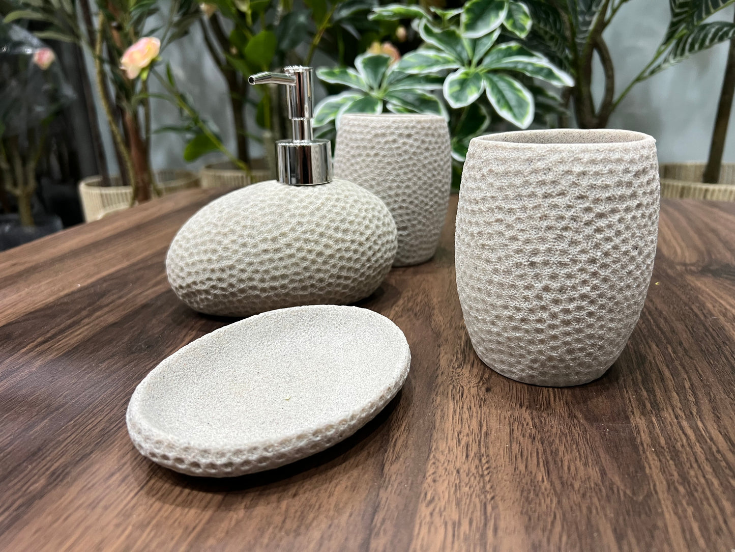 4 Pcs Resin Bathroom Set