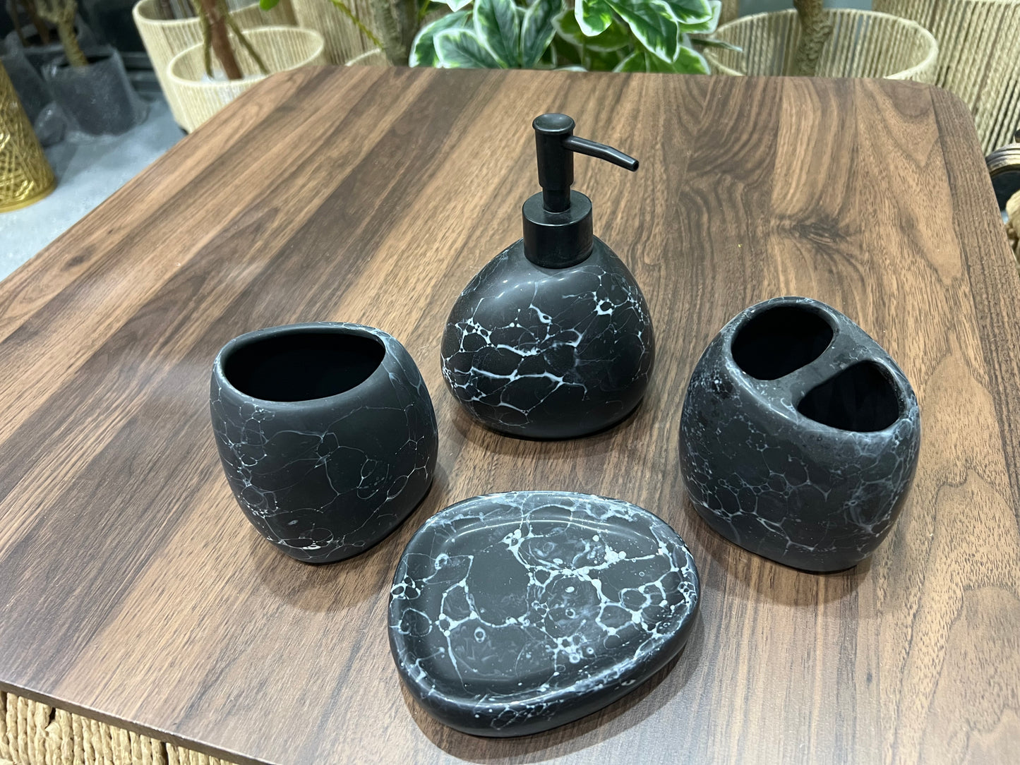 4 Pcs Ceramic bathroom Set